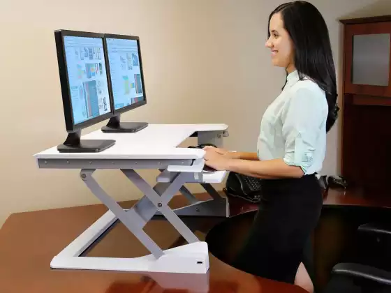 Learn Best Practices for Sit-to-Stand Desks and Solutions 