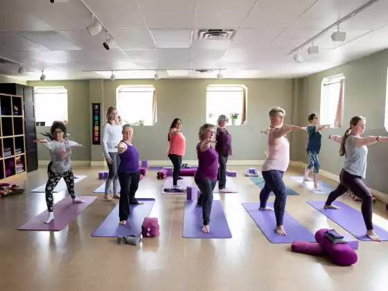 Root Chakra - Short Āsana (posture) Practice