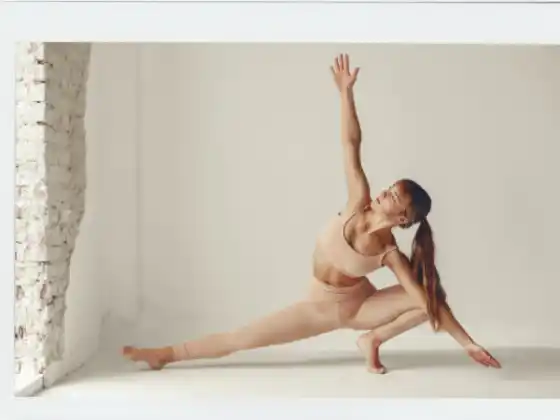 Intermediate na Daloy ng Yoga