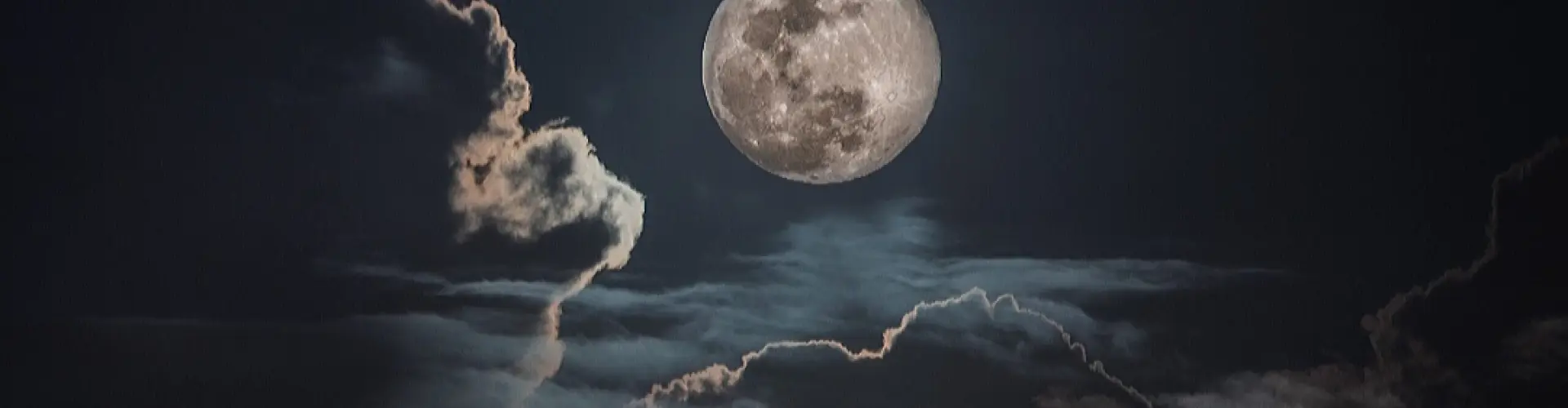 Meditazione sacra della luna piena - Online Class by Cassaundra Paolini