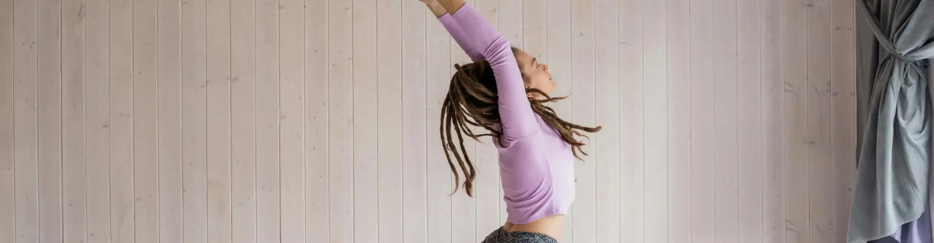 Ροή Γιόγκα - Online Class by Just Plain  Yoga